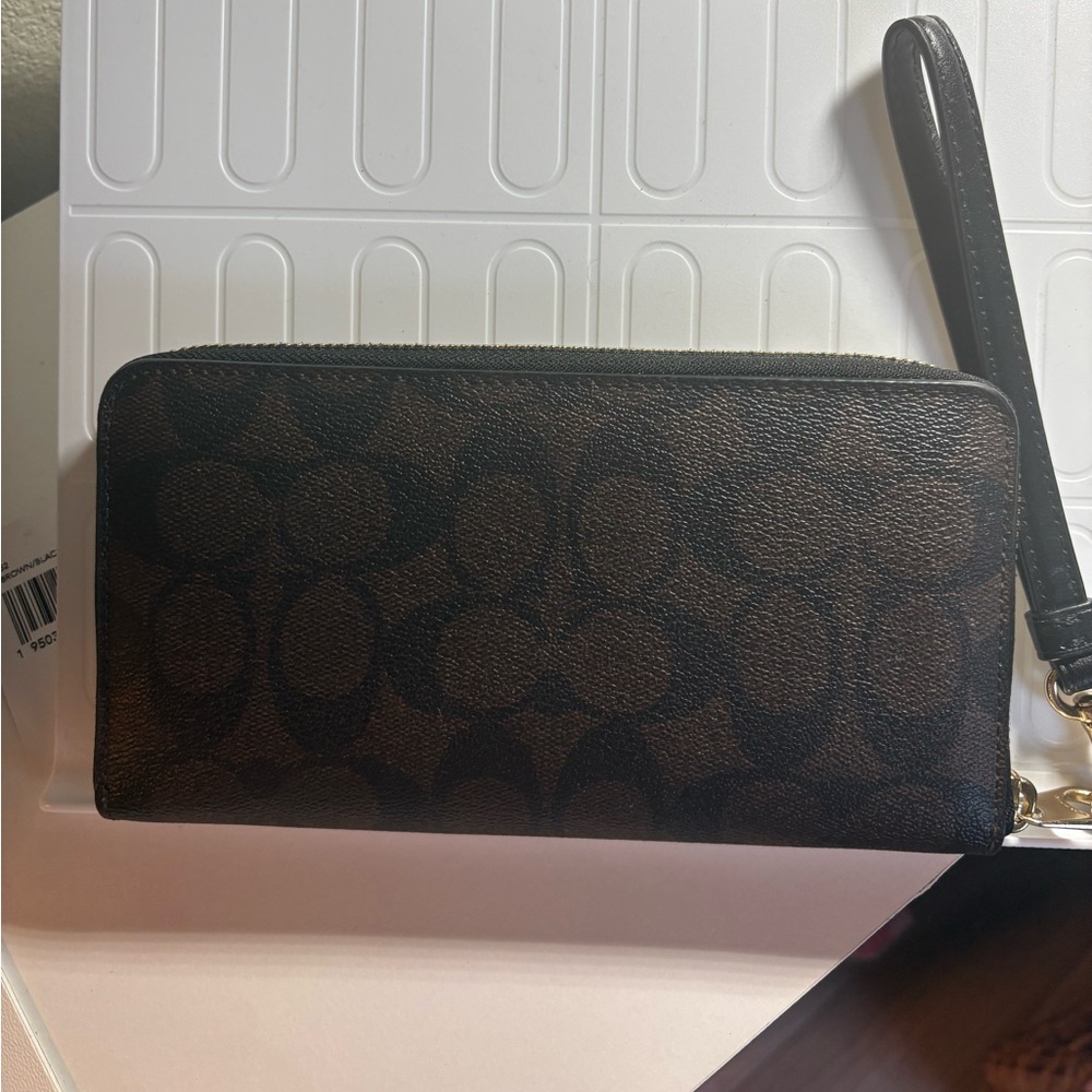 Long zip around wallet in signature canvas - Picture 3 of 9